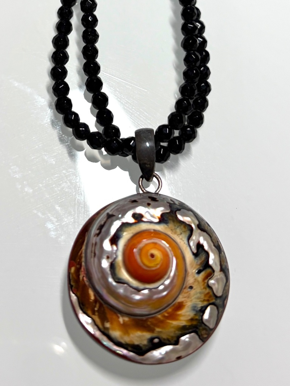 LIKE NEW! Women's Sterling Seashell Black Crystal Necklace